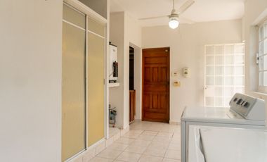 Casa en venta en Gaviotas, Puerto Vallarta, con alberca privada y paneles solares