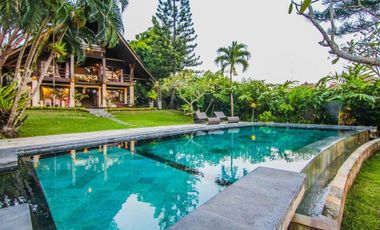 Freehold villa in Batu bolong Canggu 5 bedrooms land size 1085
