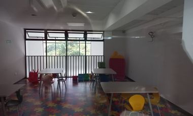 Vendo amplio apto como nuevo, excelente zona social. -A