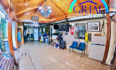 Gran Casa con local comercial en Ñuñoa