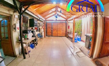 Gran Casa con local comercial en Ñuñoa