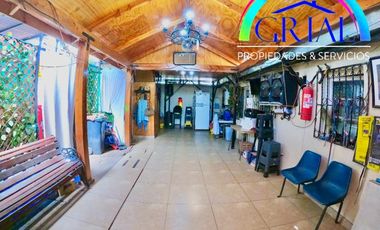 Gran Casa con local comercial en Ñuñoa