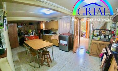 Gran Casa con local comercial en Ñuñoa
