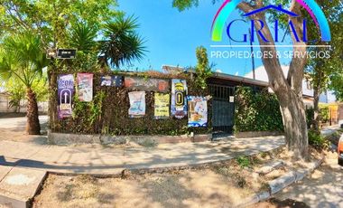 Gran Casa con local comercial en Ñuñoa