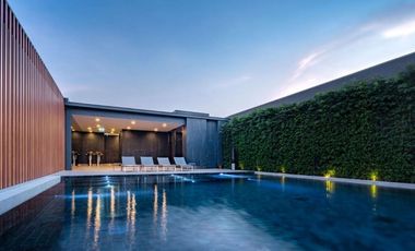 Issara Residence Rama 9 - 4BR Villa for sale with Maidroom (Last Villa)