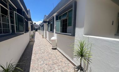 Habitación Amueblada con Servicios Incluidos en Planta Baja