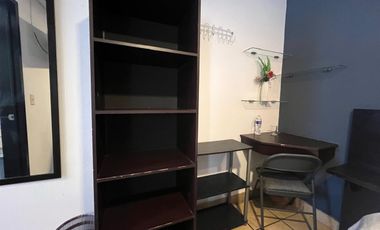 Habitación Amueblada con Servicios Incluidos en Planta Baja