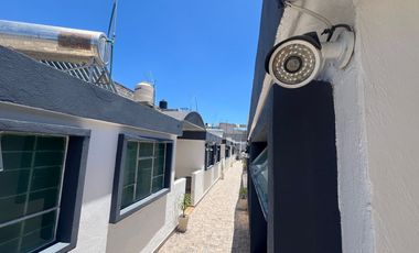Habitación Amueblada con Servicios Incluidos en Planta Baja