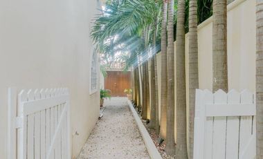 Edificio de tres plantas