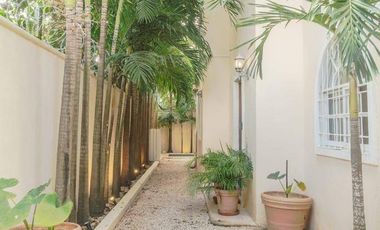 Edificio de tres plantas
