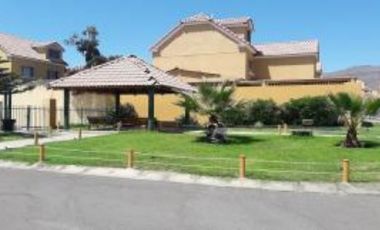 Vendo ampliua casa sector Norte