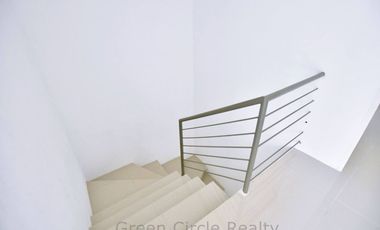 BRIANA SINGLE ATTACHED NEAR NAIA, MOA , TAGAYTAY 30MINS .Ready for Occupancy