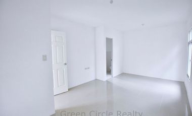 BRIANA SINGLE ATTACHED NEAR NAIA, MOA , TAGAYTAY 30MINS .Ready for Occupancy