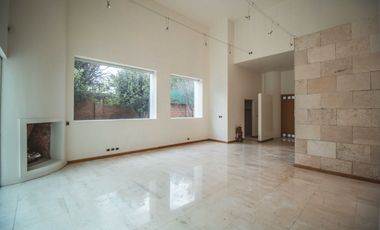 RESIDENCIA EN VENTA EN FRACCIONAMIENTO EL LUCERO