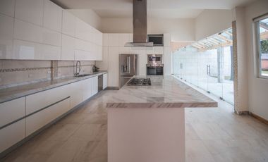 RESIDENCIA EN VENTA EN FRACCIONAMIENTO EL LUCERO