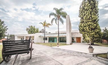 RESIDENCIA EN VENTA EN FRACCIONAMIENTO EL LUCERO