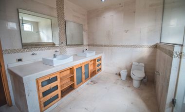 RESIDENCIA EN VENTA EN FRACCIONAMIENTO EL LUCERO