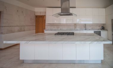 RESIDENCIA EN VENTA EN FRACCIONAMIENTO EL LUCERO