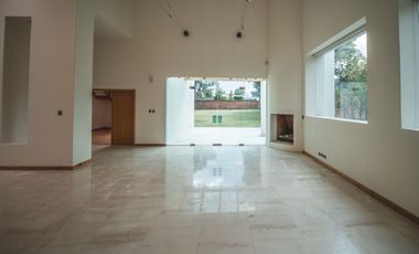 RESIDENCIA EN VENTA EN FRACCIONAMIENTO EL LUCERO