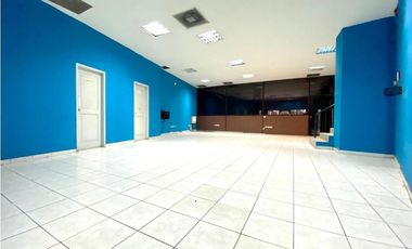 EXTRAORDINARIO LOCAL DE ARRIENDO