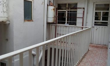 Casa, a 3 calles de la Av. Adolfo López Mateos En Ciudad Nezahualcóyotl.