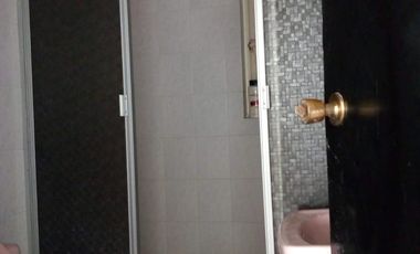 Casa, a 3 calles de la Av. Adolfo López Mateos En Ciudad Nezahualcóyotl.