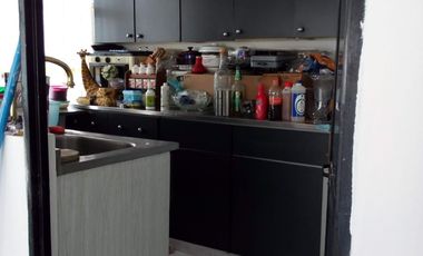 Casa, a 3 calles de la Av. Adolfo López Mateos En Ciudad Nezahualcóyotl.