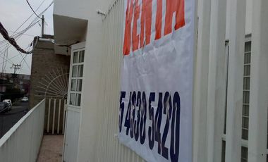Casa, a 3 calles de la Av. Adolfo López Mateos En Ciudad Nezahualcóyotl.