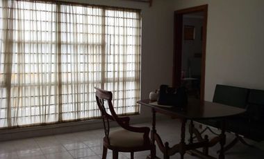 Casa, a 3 calles de la Av. Adolfo López Mateos En Ciudad Nezahualcóyotl.