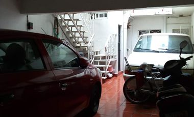 Casa, a 3 calles de la Av. Adolfo López Mateos En Ciudad Nezahualcóyotl.