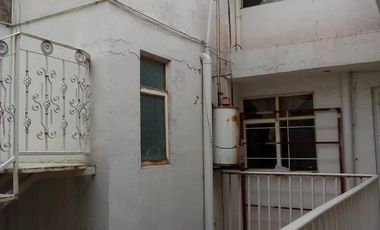 Casa, a 3 calles de la Av. Adolfo López Mateos En Ciudad Nezahualcóyotl.