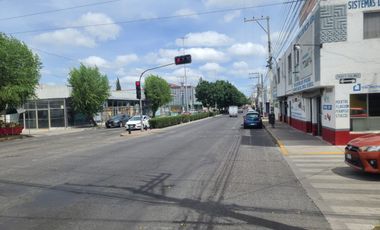 VENTA DE 2 LOCALES, UN DEPARTAMENTO Y UN SALÓN DE EVENTOS EN ARAGÓN - CENTRO, QUERÉTARO.