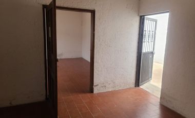 VENTA DE 2 LOCALES, UN DEPARTAMENTO Y UN SALÓN DE EVENTOS EN ARAGÓN - CENTRO, QUERÉTARO.