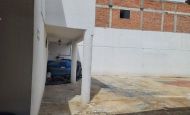 VENTA DE 2 LOCALES, UN DEPARTAMENTO Y UN SALÓN DE EVENTOS EN ARAGÓN - CENTRO, QUERÉTARO.