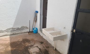 VENTA DE 2 LOCALES, UN DEPARTAMENTO Y UN SALÓN DE EVENTOS EN ARAGÓN - CENTRO, QUERÉTARO.