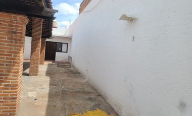 VENTA DE 2 LOCALES, UN DEPARTAMENTO Y UN SALÓN DE EVENTOS EN ARAGÓN - CENTRO, QUERÉTARO.