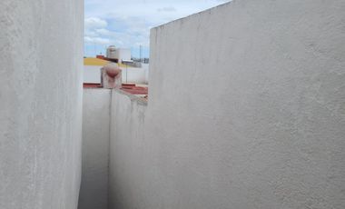 VENTA DE 2 LOCALES, UN DEPARTAMENTO Y UN SALÓN DE EVENTOS EN ARAGÓN - CENTRO, QUERÉTARO.