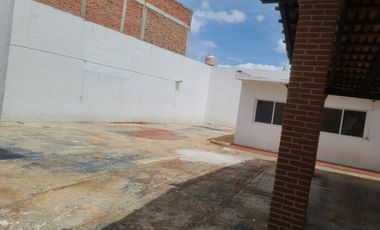 VENTA DE 2 LOCALES, UN DEPARTAMENTO Y UN SALÓN DE EVENTOS EN ARAGÓN - CENTRO, QUERÉTARO.