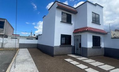 Hermosa casa en esquna