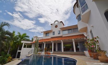 Villa con vista al mar y acceso a la playa - Huatulco