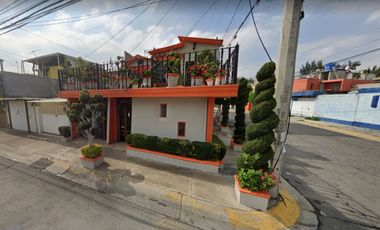 Gran oportunidad  Casa en venta con gran plusvalía de remate dentro de Valle de Los Cipreses , Izcalli del Valle, Buenavista
