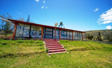 EN VENTA HACIENDA 60 HECTAREAS 20 MIN DEL AEROPUERTO DE QUITO