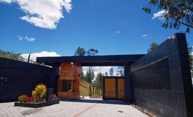 EN VENTA HACIENDA 60 HECTAREAS 20 MIN DEL AEROPUERTO DE QUITO