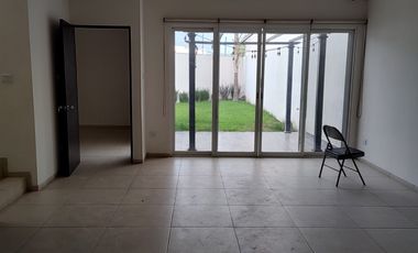 Casa de 4 recámaras con Baño completo,Rec. En planta baja
