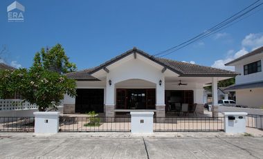 Home close to golf, beach and shopping in Ban Chang