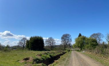 Z O N A S U R . C L   4 km la ciudad, colegios, minimarket, varios caminos de acceso y salida hacia distintas localidades de la zona