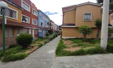 Vendo casa 3 plantaS, Avenida General Rumiñahui.