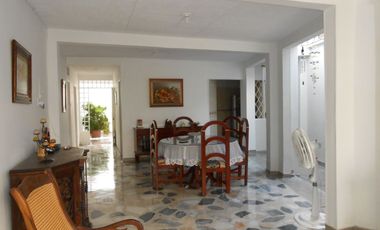 ¡GRAN OPORTUNIDAD! AMPLIA CASA EN VENTA EN LA CIUDAD DE NEIVA, BARRIO ALTICO