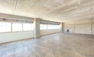 SE RENTA OFICINA EN Central Park, Avenida Armando Birlain Shaffler, Centro Sur, Santiago de Querétaro, Querétaro, México