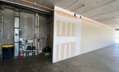 SE RENTA OFICINA EN Central Park, Avenida Armando Birlain Shaffler, Centro Sur, Santiago de Querétaro, Querétaro, México